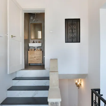 Ivory Rooftop Terrace In Valletta Apartment