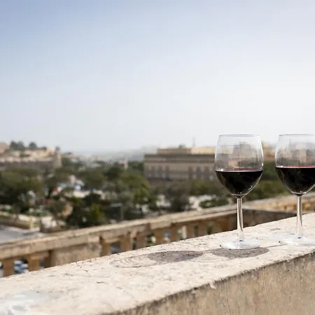 Ivory Rooftop Terrace In Valletta *