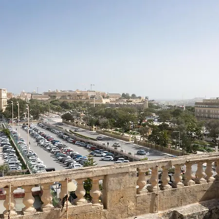 Ivory Rooftop Terrace In Valletta Φλοριάνα