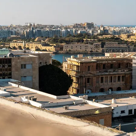 Ivory Rooftop Terrace In Valletta Appartement